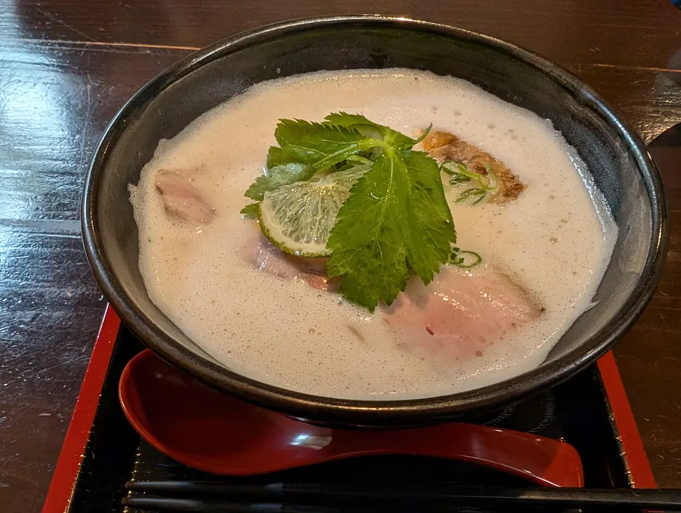 豚白湯創作麺処友池